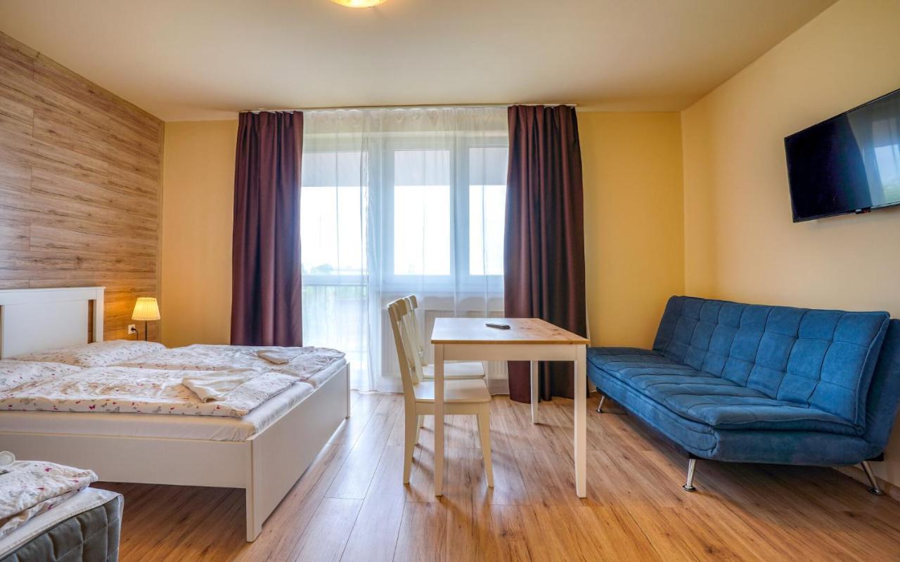 Apartmány Karmon Park Veľký Meder Exterior foto