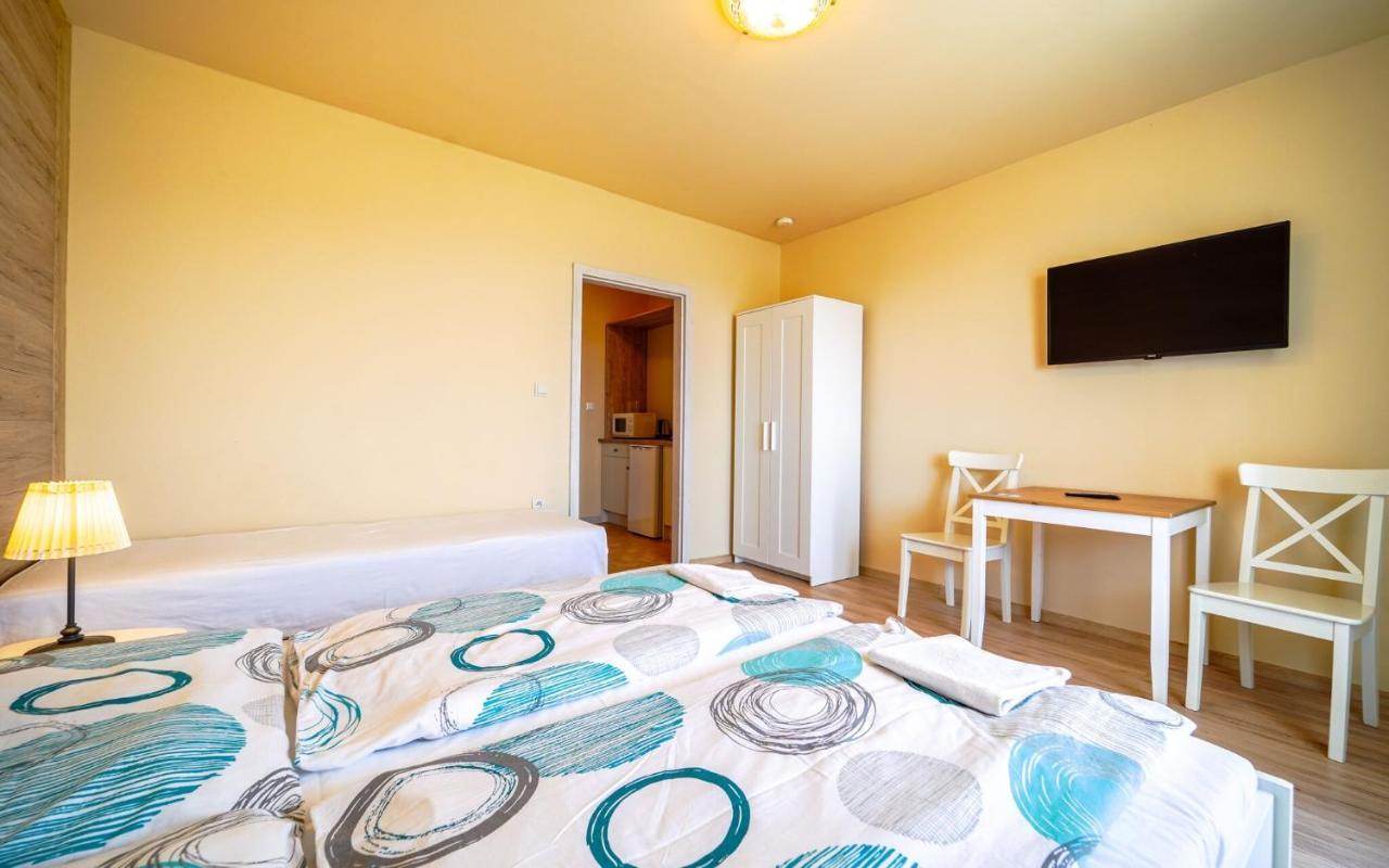 Apartmány Karmon Park Veľký Meder Exterior foto